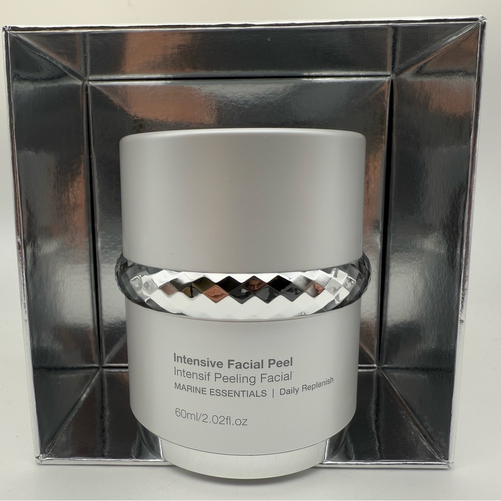 Lavelier Intensive Facial Peel - Skin Rejuvenating Treatment - Picture 4 of 5